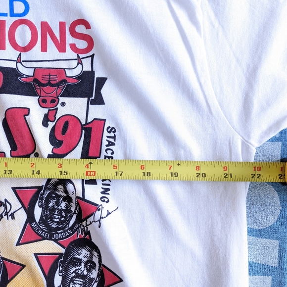 Rare vintage 1991 Chicago Bulls World Champions bootleg Good Boys tee - Picture 7 of 12